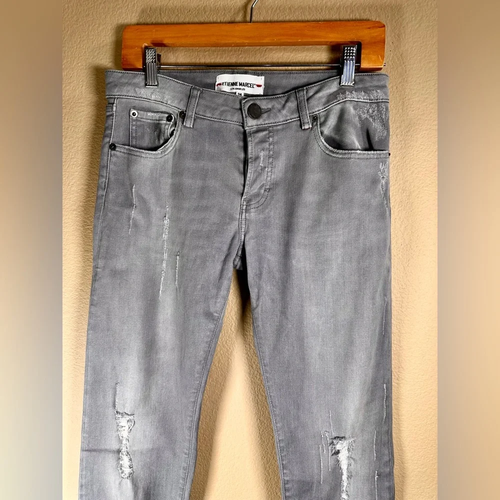 Etienne Marcel Women’s Distressed Gray Crop Jeans - Picture 3 of 10